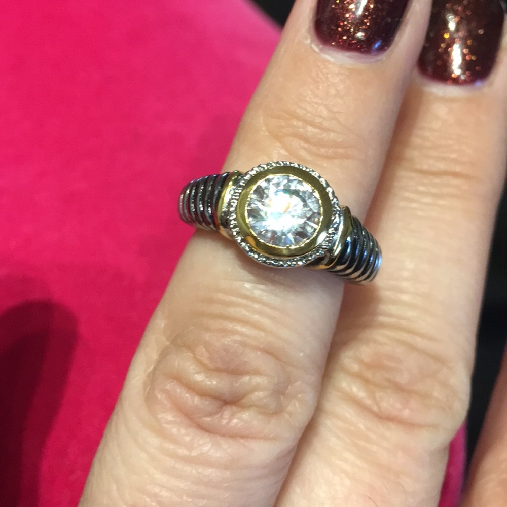 Pretty ring - Picture 2 of 3